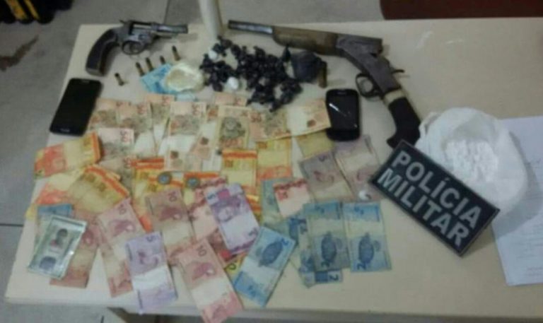 TARAUACÁ: PM prende bando criminoso portando duas armas de fogo e drogas