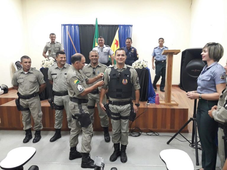 TARAUACÁ: GOVERNO DO ESTADO PROMOVE OFICIAIS DA PM
