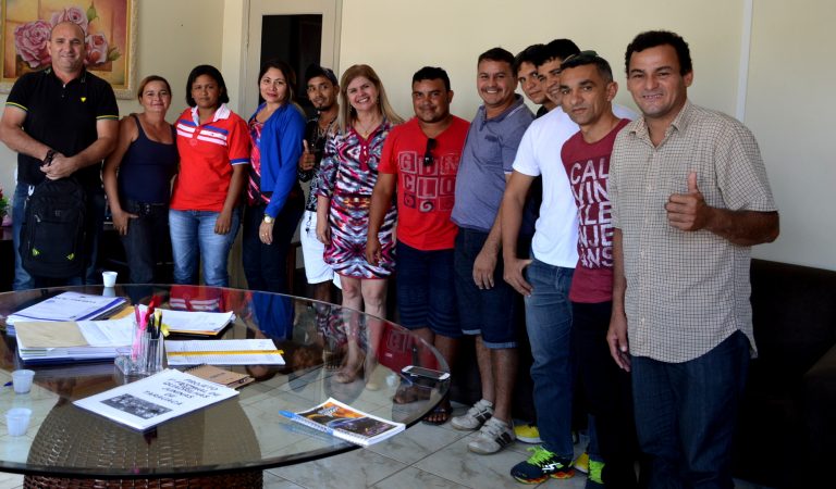 TARAUACÁ: MOVIMENTO COMUNITÁRIO SE REÚNE COM A PREFEITA MARILETE