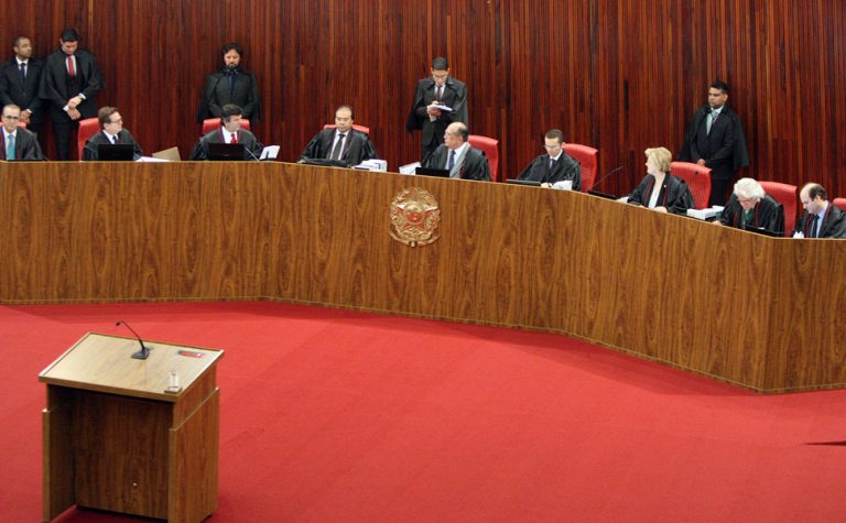 Absolvição da chapa Dilma/Temer: o Brasil não pode se curvar a este prêmio dado à política corrupta