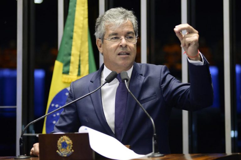 Jorge Viana cobra pressa na recuperação da BR-364