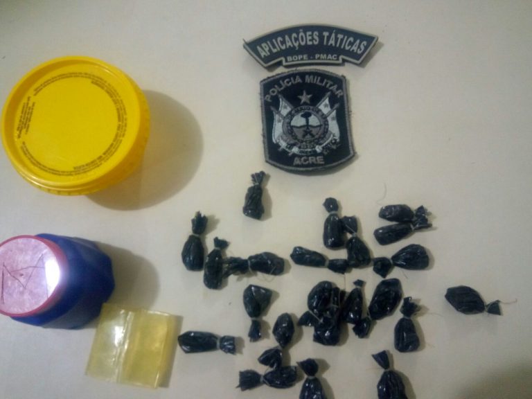 TARAUACÁ: POLICIA FLAGRA E PRENDE DOIS IRMÃOS DO TRÁFICO