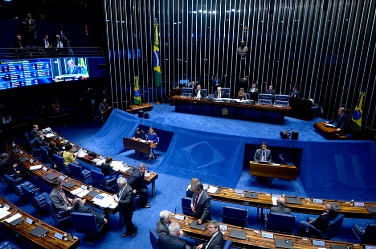 Senado aprova fim da estabilidade para servidores públicos; entenda