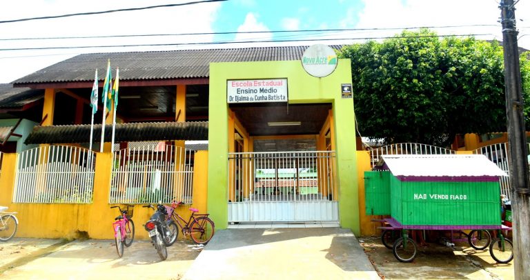 TARAUACÁ: CONHEÇA A HISTÓRIA E A EQUIPE GESTORA DA ESCOLA ESTADUAL DJALMA BATISTA