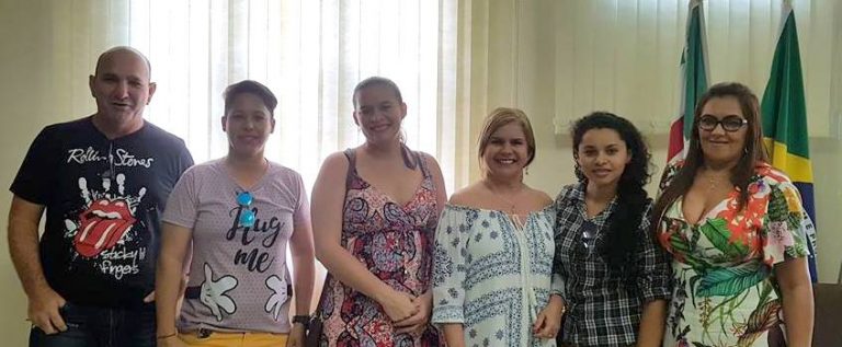 TARAUACÁ: PREFEITA MARILETE RECEBE ATIVISTAS E ANUNCIA CONSTRUÇÃO DE UM NOVO CANIL MUNICIPAL