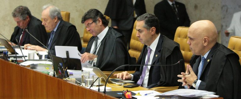 STF decide que pais não podem tirar filhos da escola para ensiná-los em casa