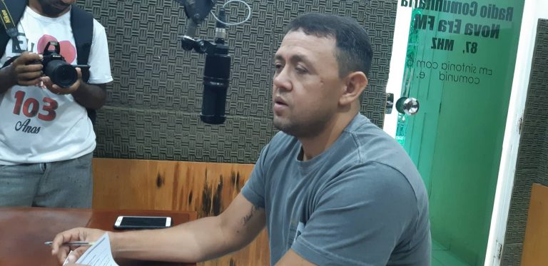 TARAUACÁ: NO RÁDIO, PRESIDENTE DA CÂMARA DIZ QUE ACABOU COM A COTA DE COMBUSTÍVEL DOS VEREADORES E QUE AÇÕES CONTRA O PARLAMENTO FORAM ORQUESTRADA PELA PREFEITA POR CAUSA DA CPI
