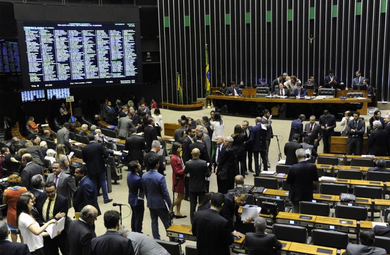 Pandemia faz Congresso discutir inclusão de novos crimes no Código Penal
