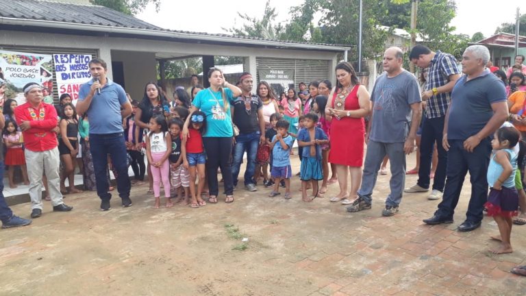 Jordão: Indígenas protestam contra o abandono da saúde indígena pelo  governo federal; funcionários da SESAI estão há dois meses sem receber