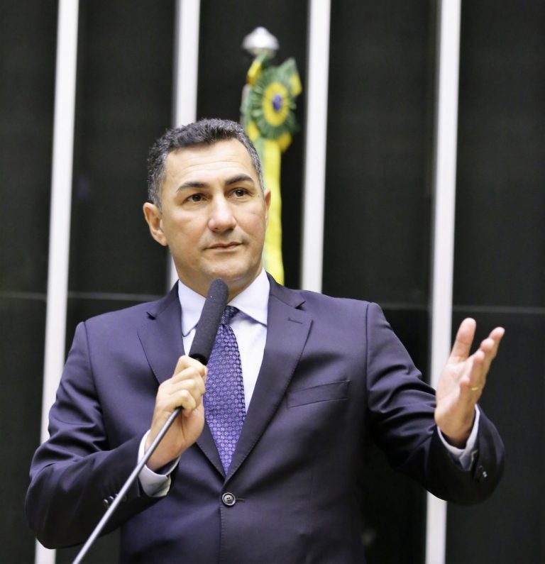 Jesus Sérgio apresenta lei que amplia a abrangência das Áreas de Livre Comércio para todo o Acre