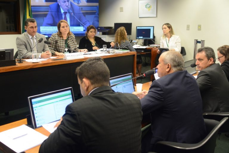 CIDRA aprova audiências sobre preços abusivos de passagem aéreas e internet no Acre propostas por Jesus Sérgio