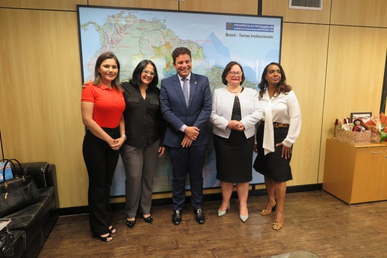 Gladson recebe apoio do governo federal para transformar o Acre em um estado piloto na transformação social