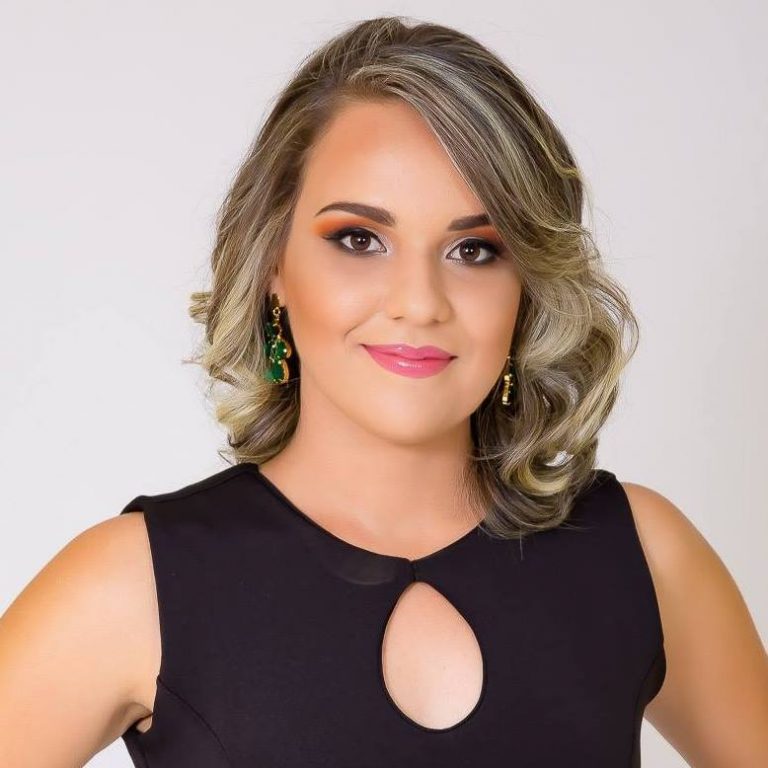 Bolsonaro sanciona projeto que fixa piso salarial para enfermeiros, técnicos, auxiliares e parteiras