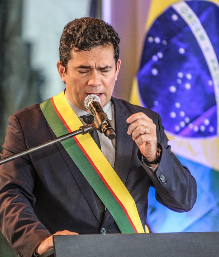 Moro diz a revista que apresentará provas de tentativas de interferência de Bolsonaro na PF