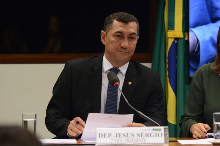 Jesus Sérgio sugere à FUNAI e Ministério da Saúde 10 ações emergenciais para combater a Covid-19 em aldeias indígenas