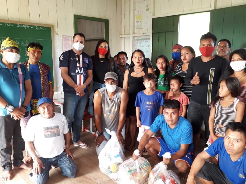 Jordão: Alunos da rede estadual de duas aldeias indígenas recebem cestas básicas