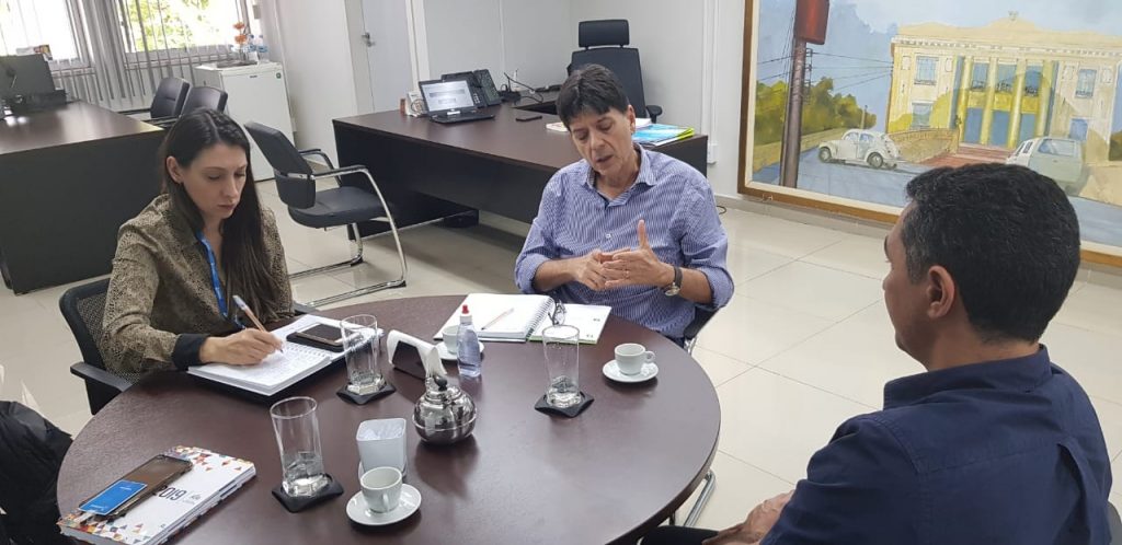 Jesus Sérgio em reunião com a direção da Energisa Acre