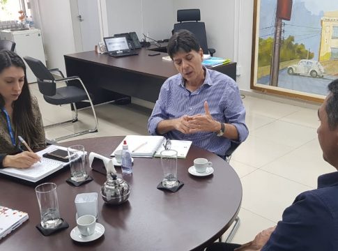 Jesus Sérgio em reunião com a direção da Energisa Acre