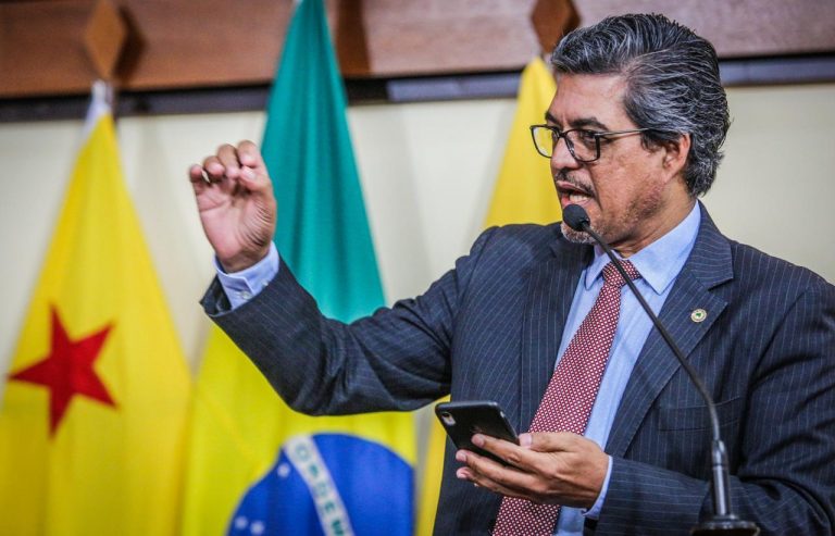 Edvaldo Magalhães lembra Golpe de 1964 e deposição de José Augusto de Araújo