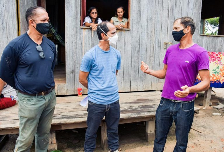 Prefeito Zequinha Lima leva benefícios para moradores do Ramal Lua Clara