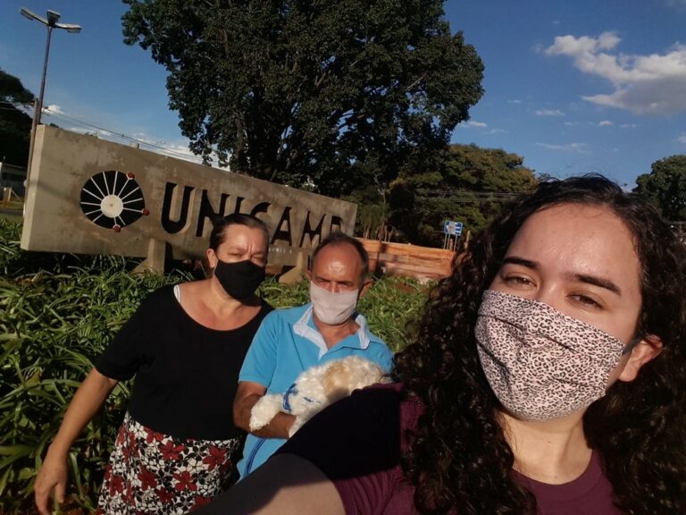 Aos 21 anos, filha de diarista e cobrador de ônibus é aprovada em medicina na USP e Unicamp