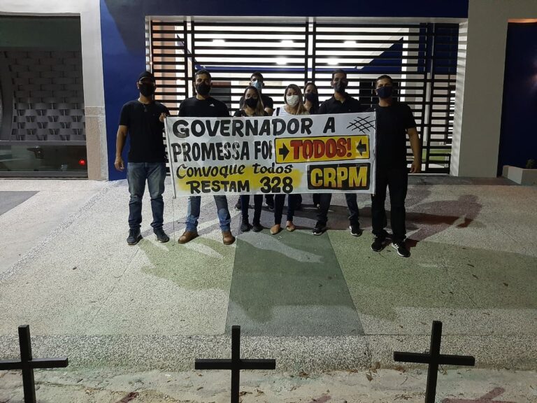 Durante homenagem aos militares mortos com covid-19, aprovados do Cadastro de Reserva da PM cobram cumprimento da promessa de Gladson Cameli;  “O senhor prometeu convocar todos, governador!”.