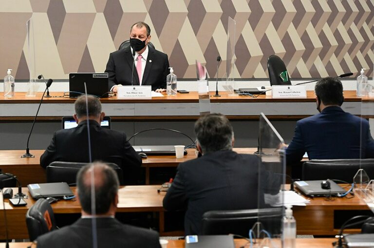 Hora de investigar estados e prefeituras na CPI “vai chegar”, diz Omar Aziz  Fonte: Agência Senado