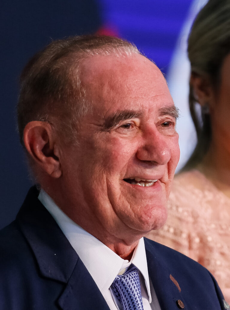 Renato Aragão, o Didi, dá o troco na Globo e vai para a telinha do SBT