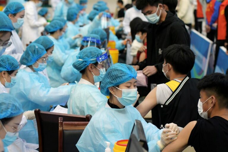 China ultrapassa marca de 1 bilhão de doses de vacinas contra a Covid aplicadas