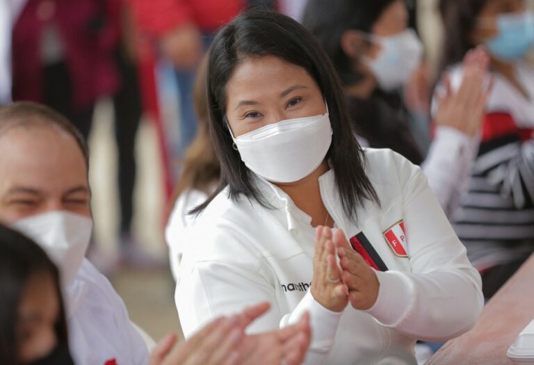 Boca de urna aponta ligeira vantagem de Keiko Fujimori nas eleições do Peru
