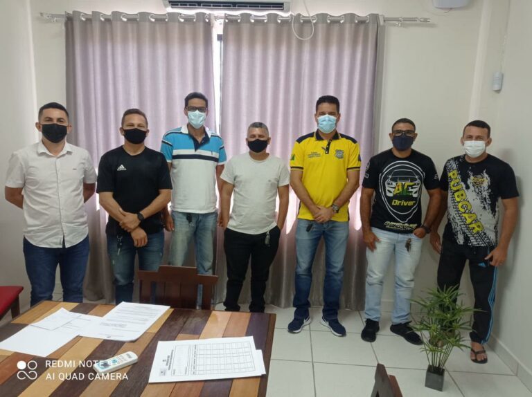 Semtrans  e responsáveis por aplicativos debatem cadastramento de motoristas em Cruzeiro do Sul
