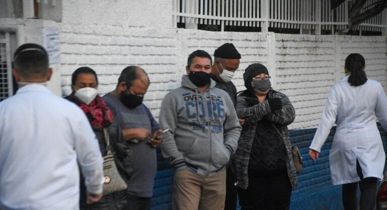 Cidades de SP adotam medidas contra quem escolher vacinas