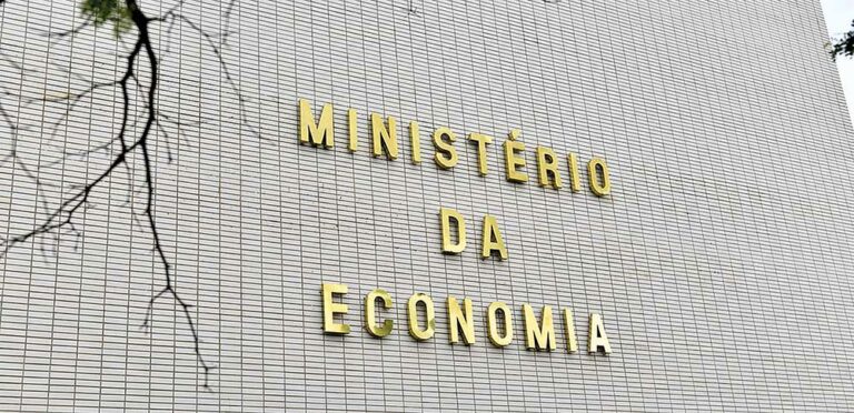 Economia prepara decreto para rebatizar Fazenda e integrar Orçamento e Tesouro
