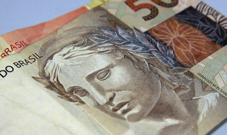 Prévia da inflação oficial fica em 0,89% em agosto