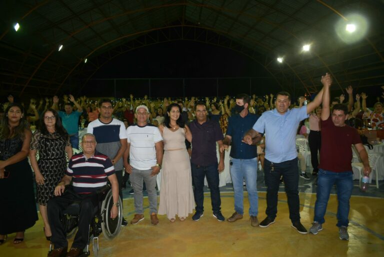 Prefeito Jailson Amorim anuncia o pagamento de R$ 19.500 de abono salarial aos servidores do município