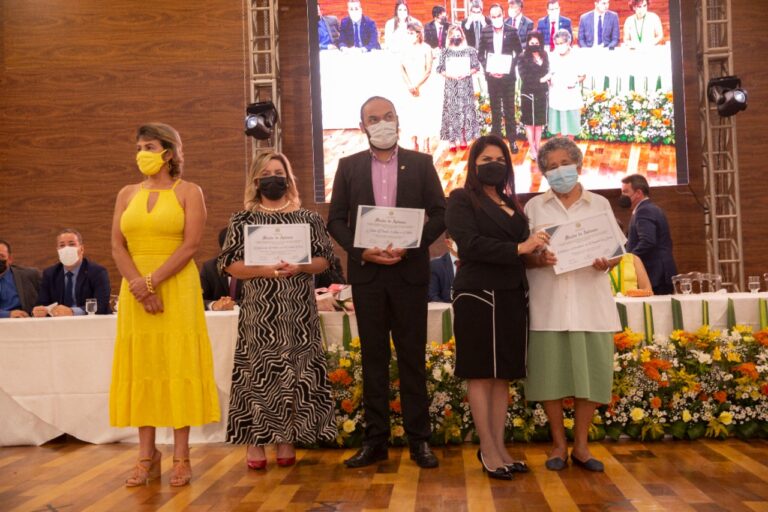 Irmãs Nair Reichert e Joana Pedro recebem Moção de Aplausos pelo excelente trabalho do Hospital do Juruá durante a covid-19