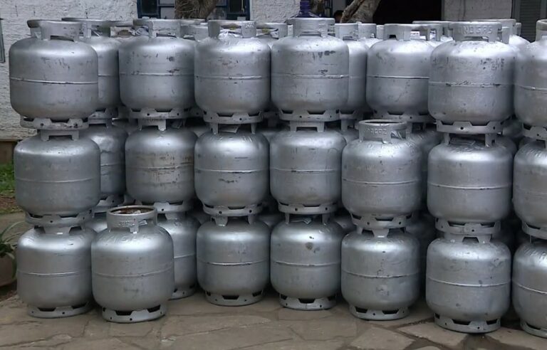 Vale-gás terá valor de R$ 52 e será pago a partir deste mês, diz governo