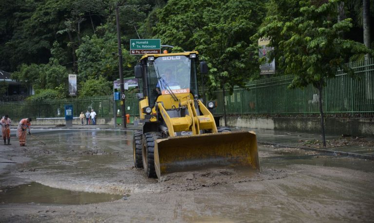 Geral Fortes chuvas provocam alagamentos no Rio de Janeiro