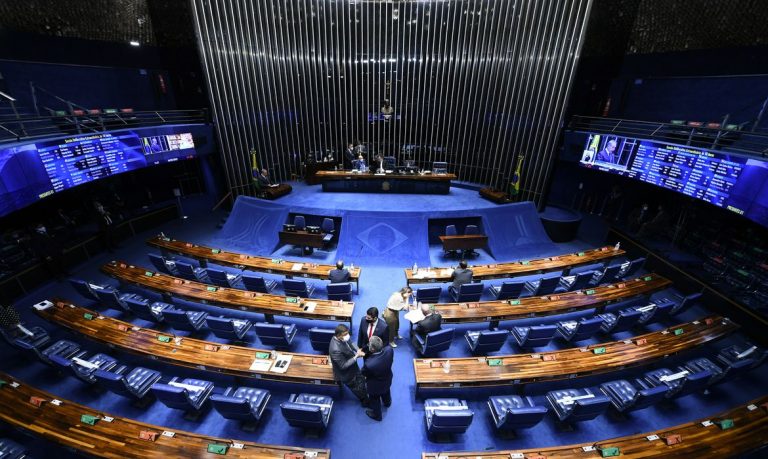 Senado aprova MP que aumenta valor mínimo do Auxílio Brasil para R$ 400