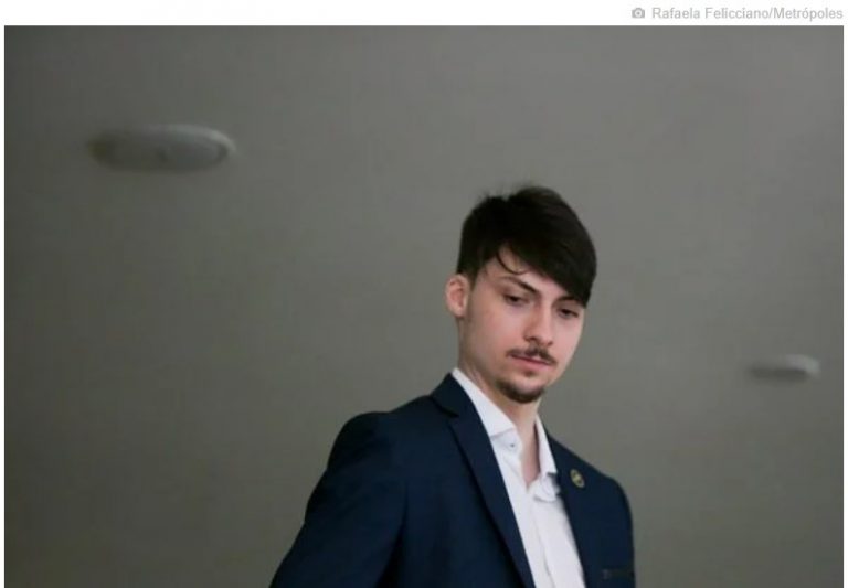 Jair Renan Bolsonaro vai depor à PF nesta quinta-feira