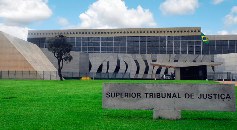 Em decisão inédita, STJ valida aplicação da Lei Maria da Penha para mulheres trans