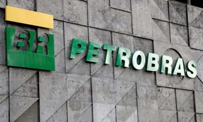 Após reunião com Bolsonaro, ministro diz que segue indefinida sucessão na Petrobras