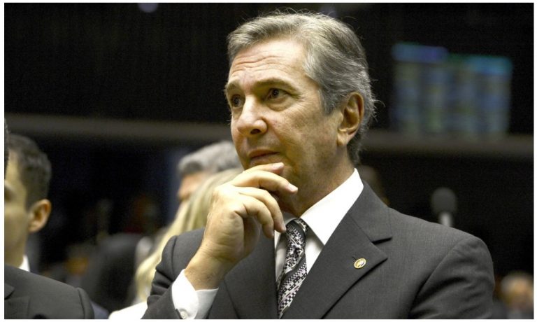 Moraes concede prisão domiciliar a Collor; ex-presidente usará tornozeleira eletrônica