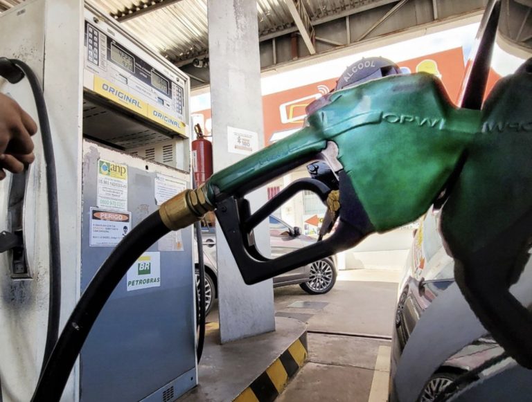 IPCA-15: prévia da inflação fica em 0,57% em abril, ainda pressionada pela gasolina