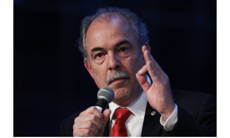 Banco de desenvolvimento da China emprestará R$ 6,5 bi ao Brasil, diz Mercadante