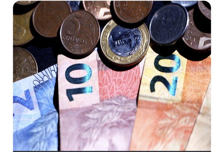 Seguro-desemprego, abono salarial e benefícios do INSS: entenda o que muda com o novo salário mínimo