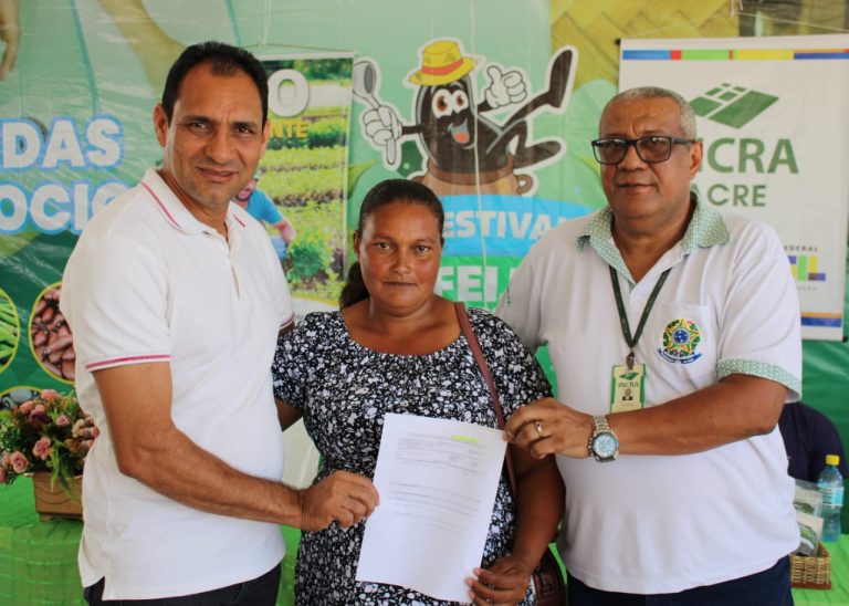Incra e Prefeitura de Marechal Thaumaturgo beneficiam 73 famílias com R$ 365 mil do crédito instalação fomento mulher