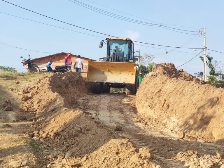 Com recurso próprio, Prefeitura de Marechal Thaumaturgo inicia serviço de pavimentação de 400 metros de rua e construção de calçada