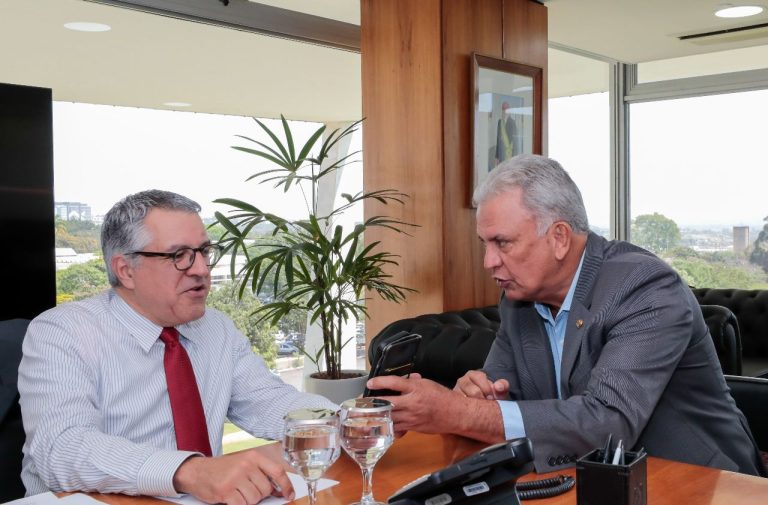 Petecão  se reúne  com ministro Alexandre Padilha e cobra agilidade no pagamento de verbas para a Saúde dos municípios acreanos