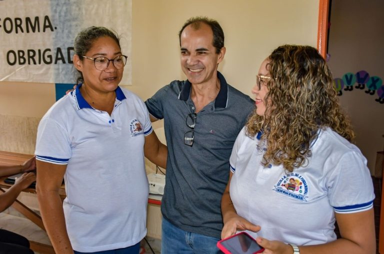 Após sanção  do piso do magistério, reajuste  dos professores de Cruzeiro  do Sul  chega a 78% durante a gestão  do prefeito Zequinha Lima 